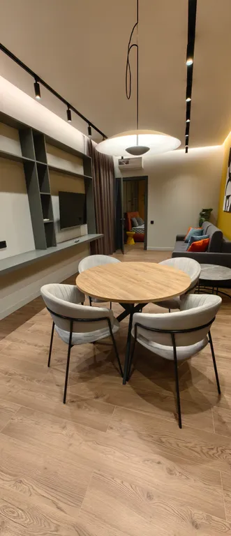 Стильная дизайнерская квартира в сердце старого Адлера