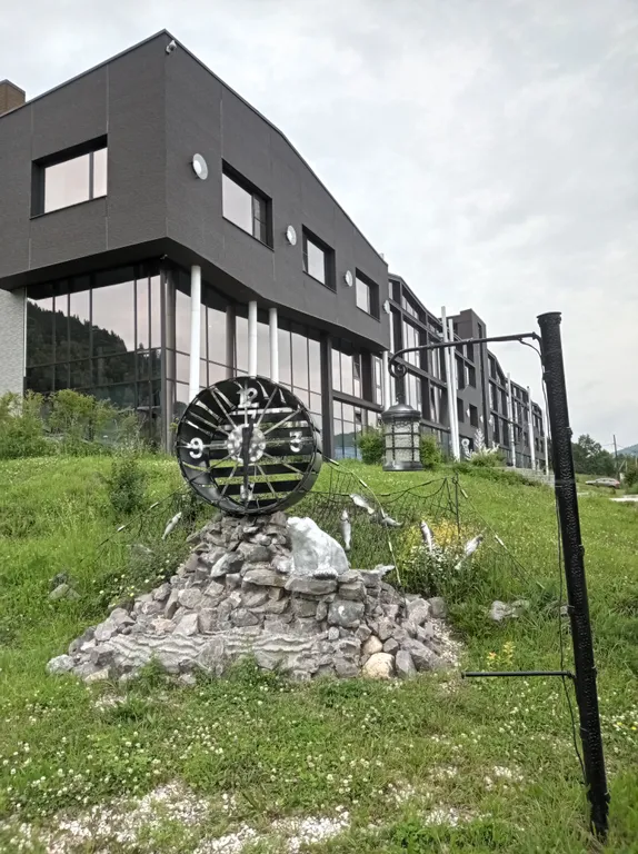 Студия - лофт с панорамным видом в центре Листвянки