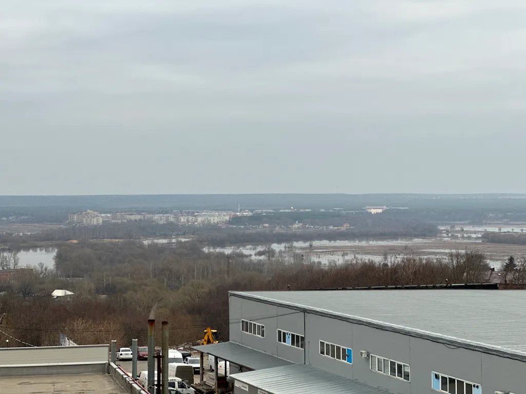 Cтудия Земля с видом на город и пойму Клязьмы