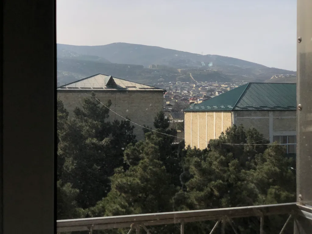 Уютная квартира с красивым видом на крепость и горы в центре города