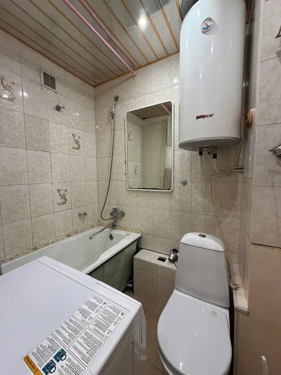 У площади Победы