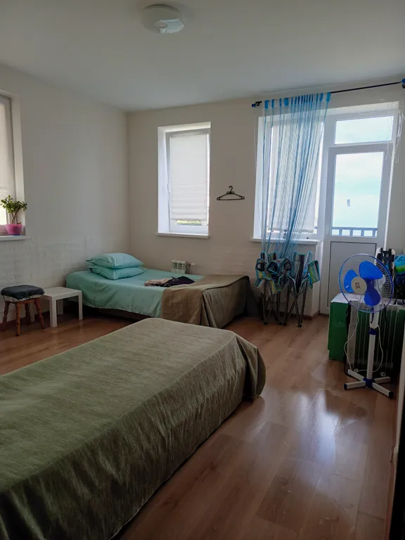 Комната в квартире с видом на море, кондиционер, дом новый