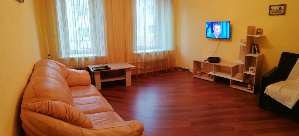 Квартира в центре города — аренда посуточно в Вольск