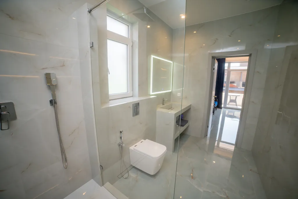 Роскошный дом с бассейном и сауной