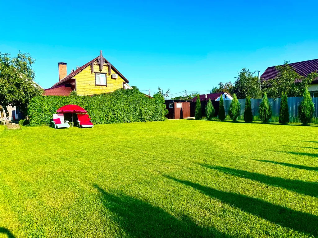 Просторный дом с банькой и видом на храм