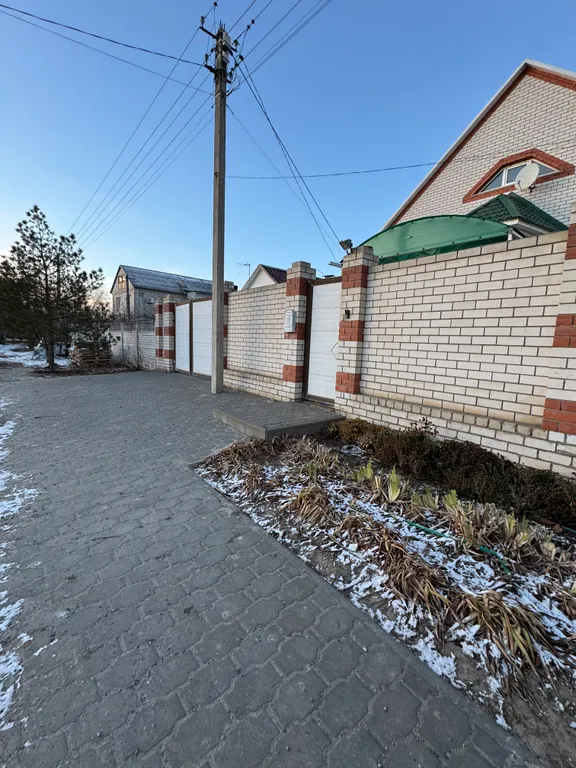 Дом с большим бассейном