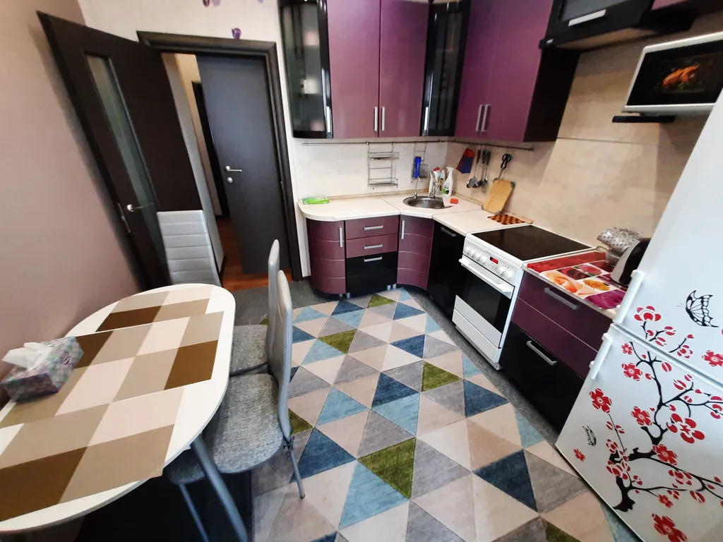 Нововартовская 4