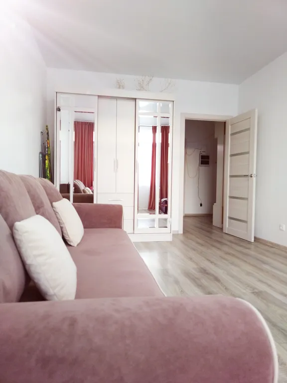 Евродвухкомнатная квартира с бассейнами во дворе