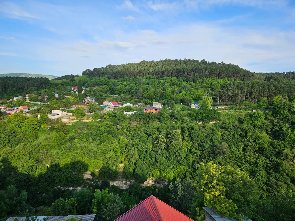 Уютная квартира с шикарным видом на горы, лес, ущелье и город