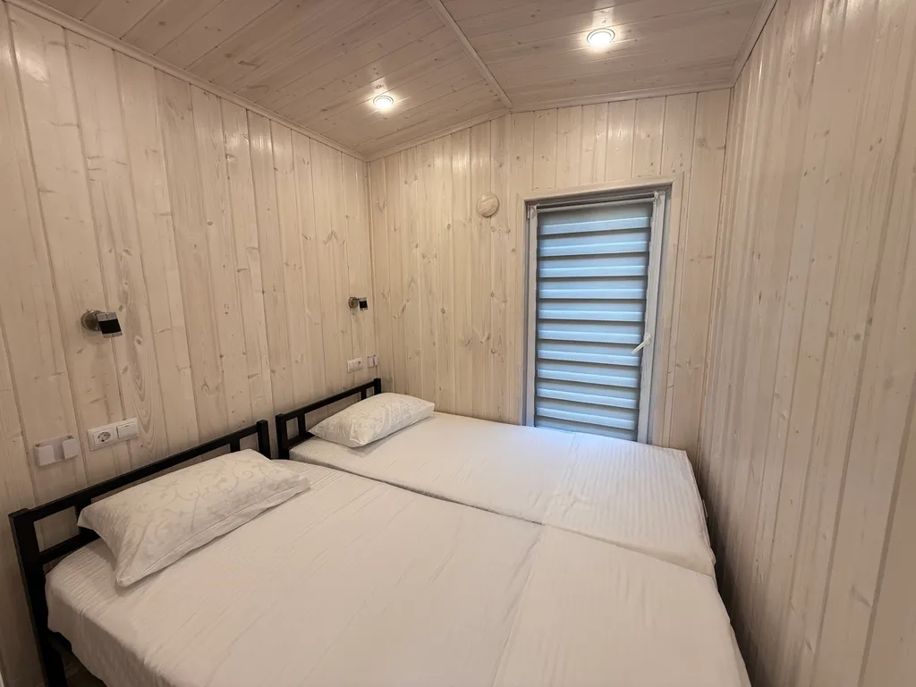 Коттедж с баней и бассейном и видом на море и аэропорт