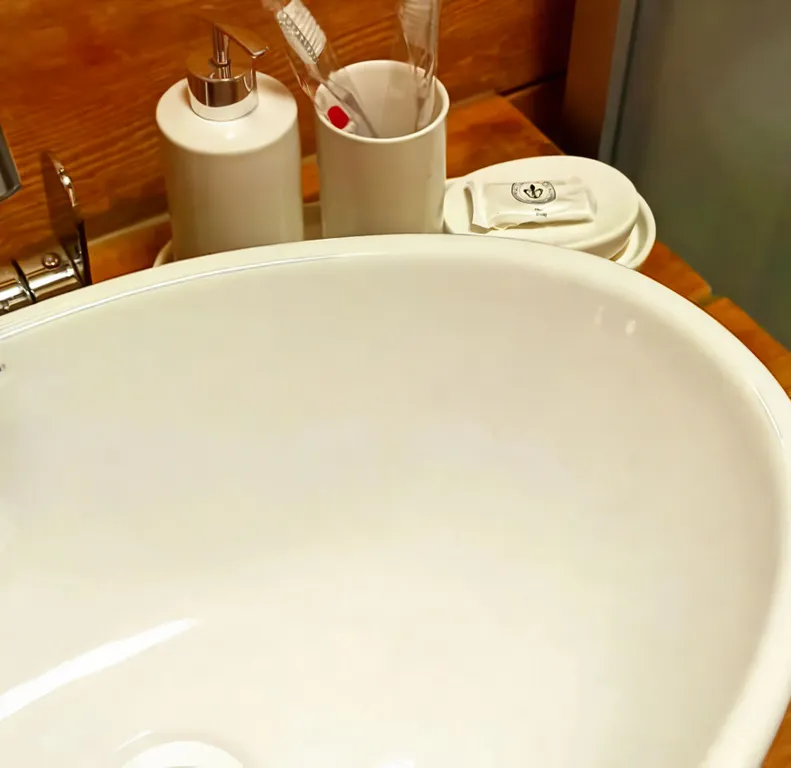 Трехместный номер «Комфорт» с душем