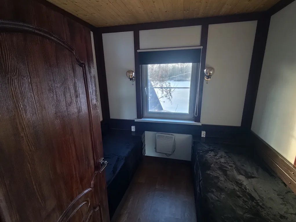 Дом на берегу озера