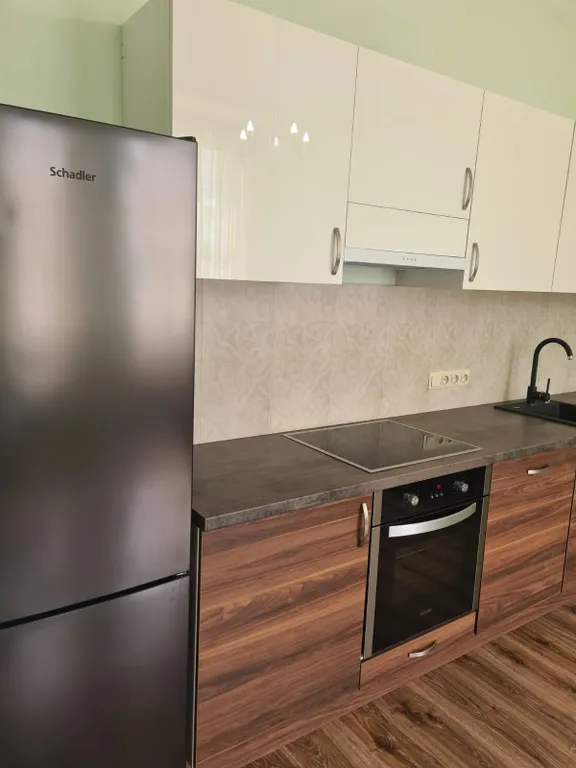 Art Deco One-Bedroom Suite in Library House