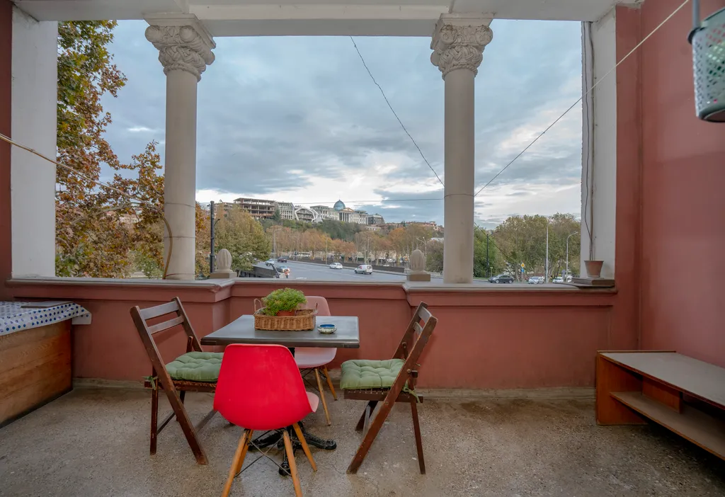 Apartment at 12 Baratashvili street