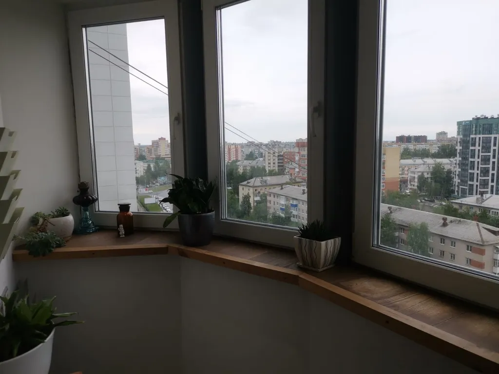 Видовая двухкомнатная квартира в центре города