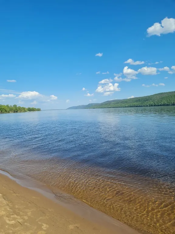 Таунхаус в стиле лофт. Проектор. 
3 минуты до Волги. Песчаный пляж.