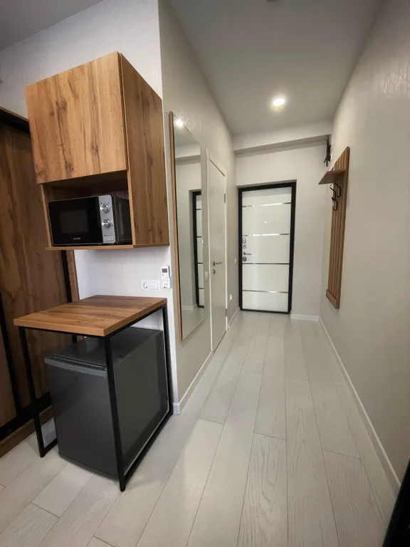 Апартамент в 3 минутах до моря с маленьким балконом и видом на горы