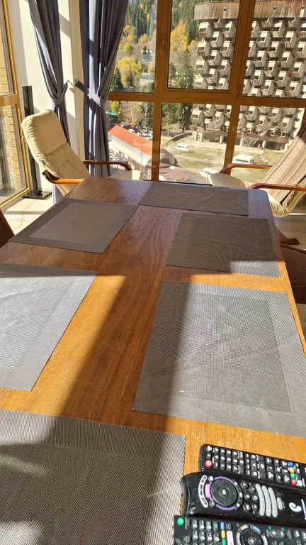 Апартаменты с восхитительными панорамными видами на вершины Домбая