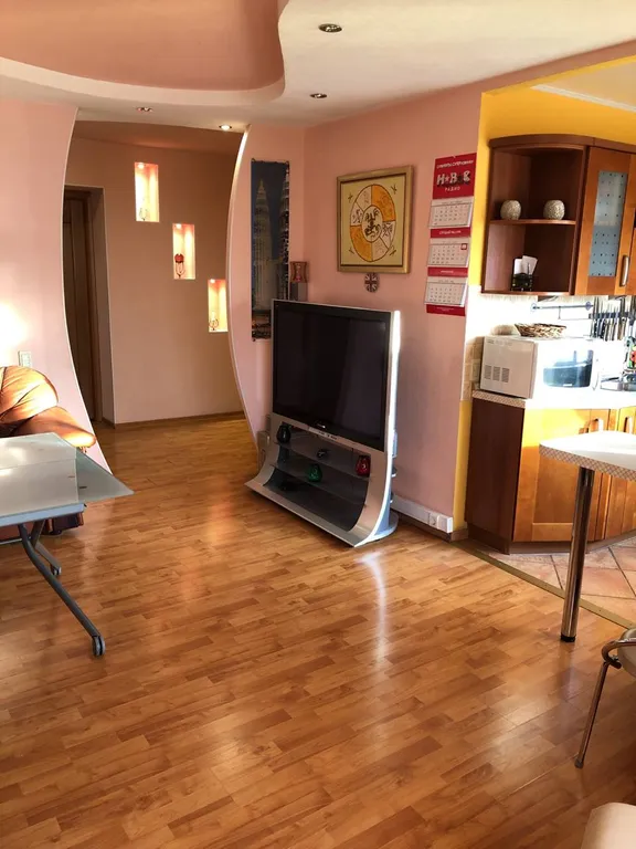 Квартира Spacious central 3-room apartment — аренда посуточно в Мурманск