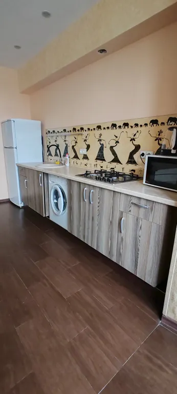 Большая студия в центре города, есть выход на крышу, парковка