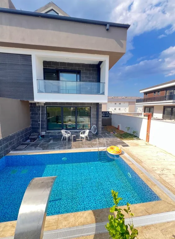 Вилла с собственным бассейном