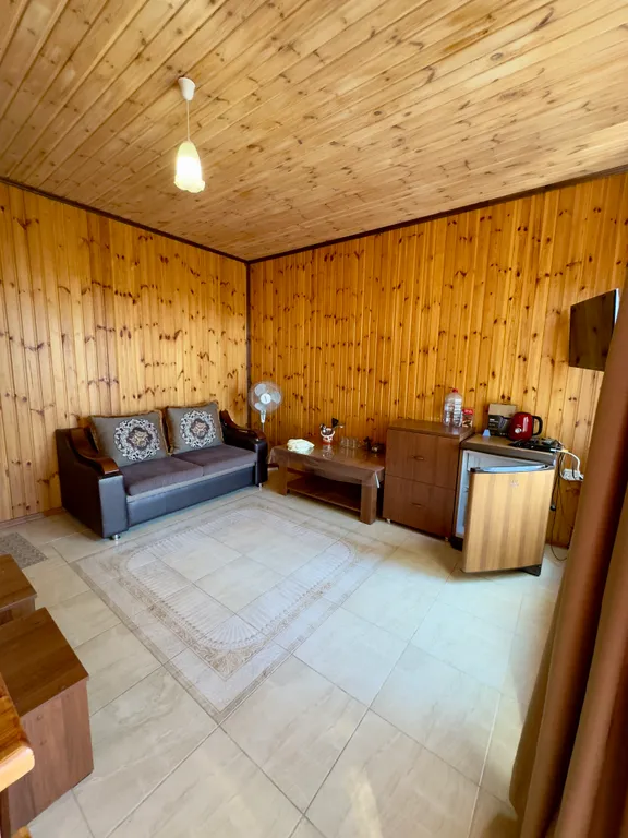 Домик у моря, в единственном лиановом лесу в России