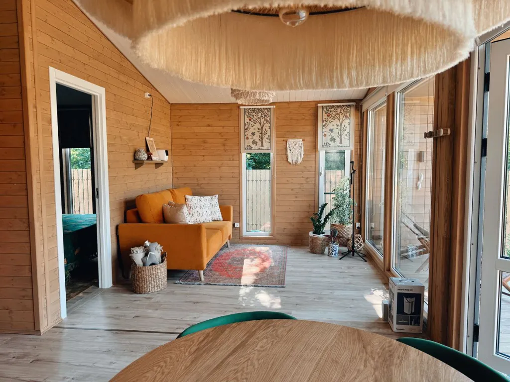 Дом Тишина в горах с горячей купелью на берегу живописной реки