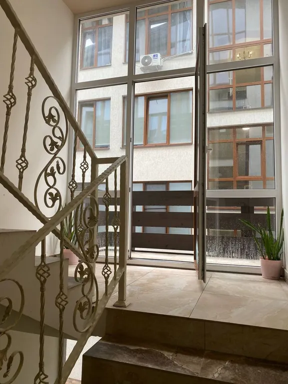 Квартира с большим балконом в горах