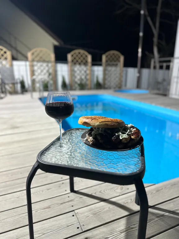 Дом для отдыха с бассейном и банным комплексом