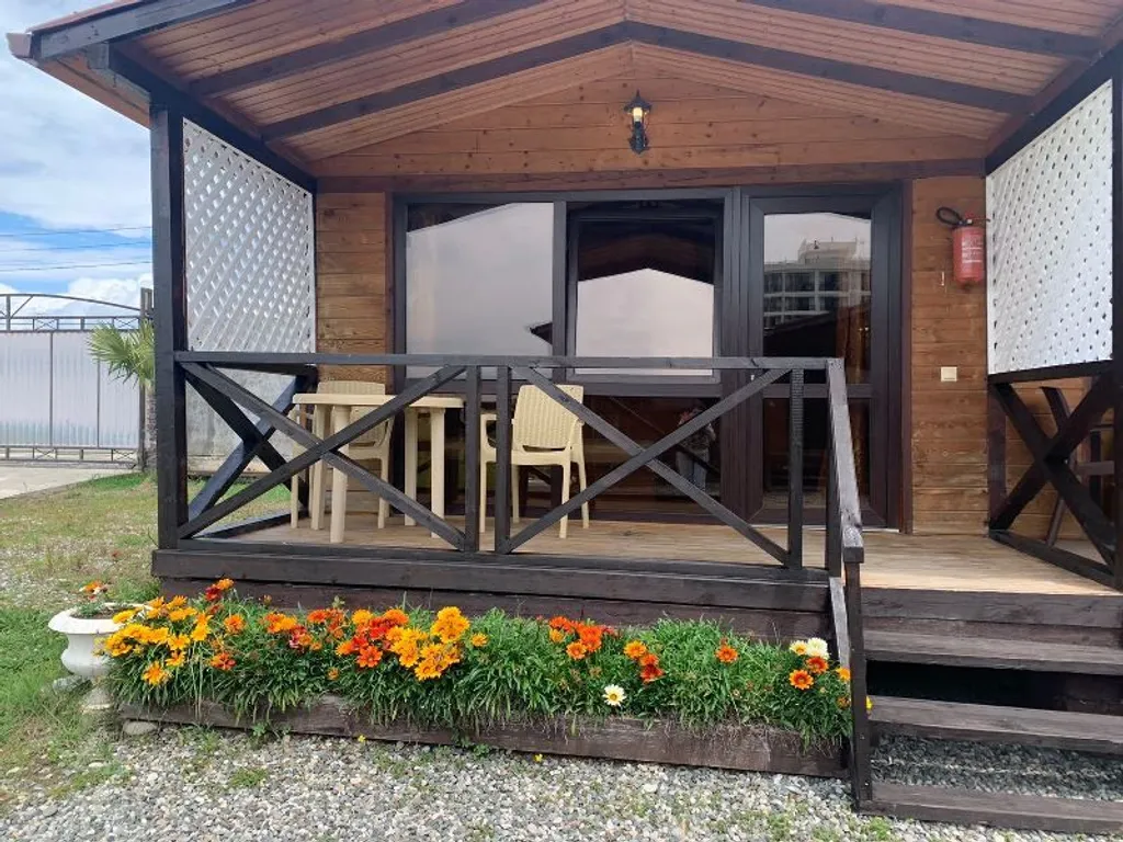 Домик на берегу моря