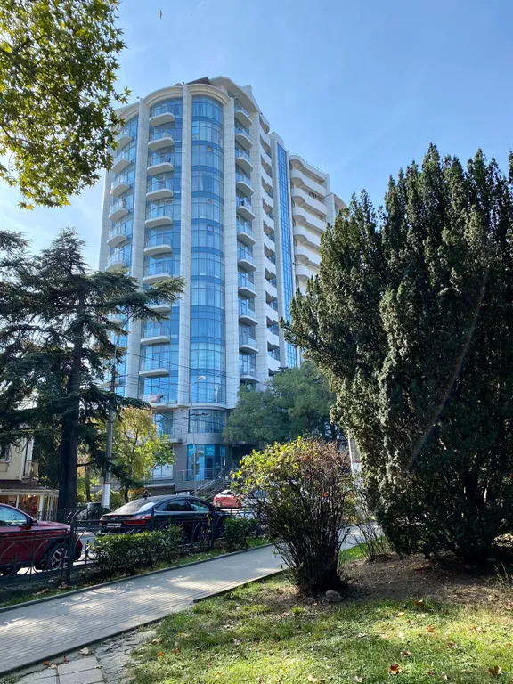 Апартаменты с видом на море на набережной Ялты в ЖК Бригантина