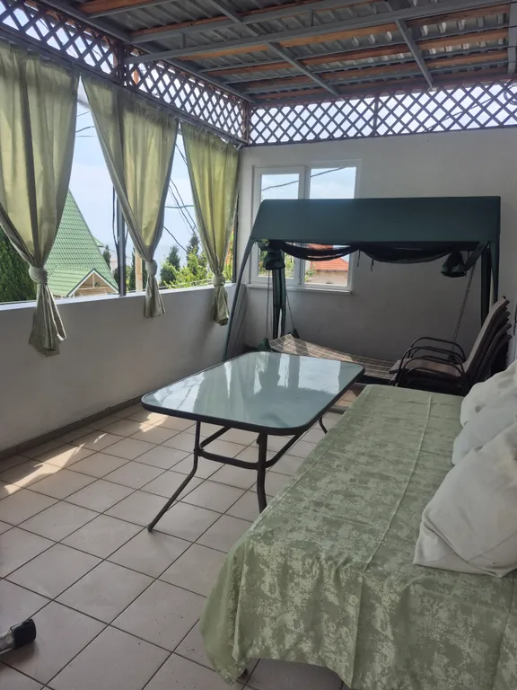 Коттедж Часть дома с верандой и видом на море, горы и храм — аренда посуточно в Форос