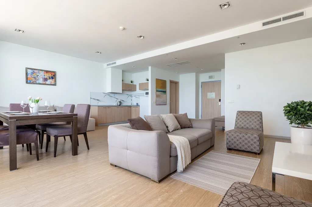 Трехкомнатные апартаменты с двумя спальнями