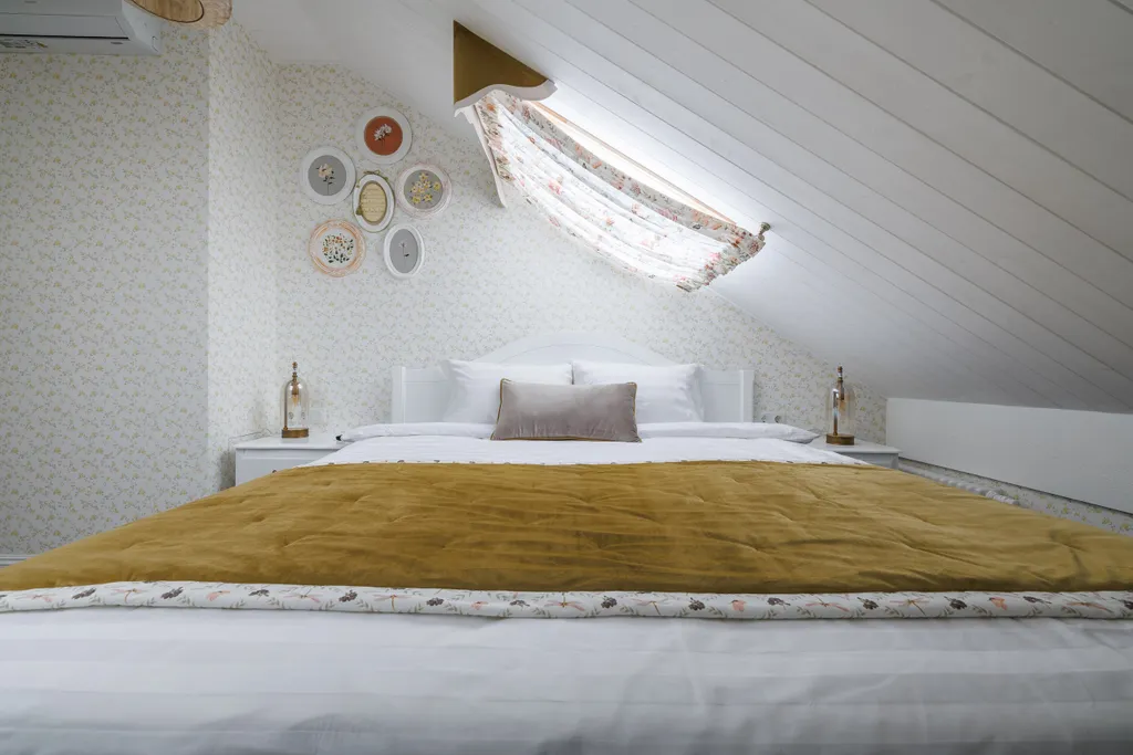 Стандарт мансардный dbl  «Вальс цветов»