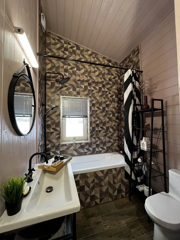 Ольшаны_Парк Дом Шале у леса с баней и горячей купелью