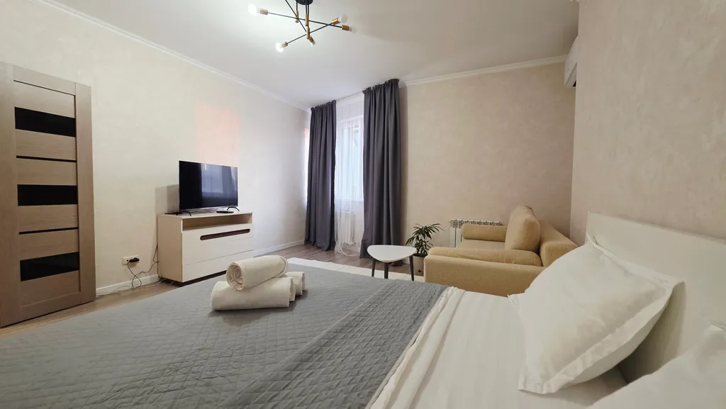 2х-комнатная квартира в жк Лазурный квартал, центр, 2 кровати, диван, кондиционер