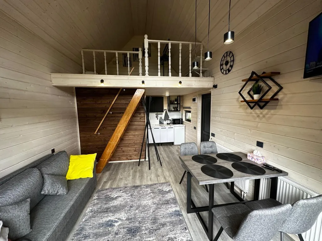 Коттедж 1-комнатный Дом — Мезмай