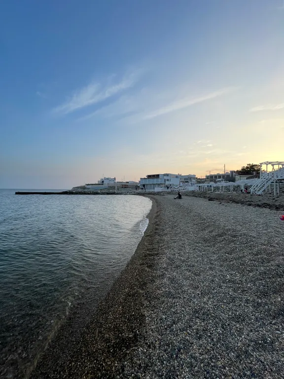 Современная квартира на берегу моря