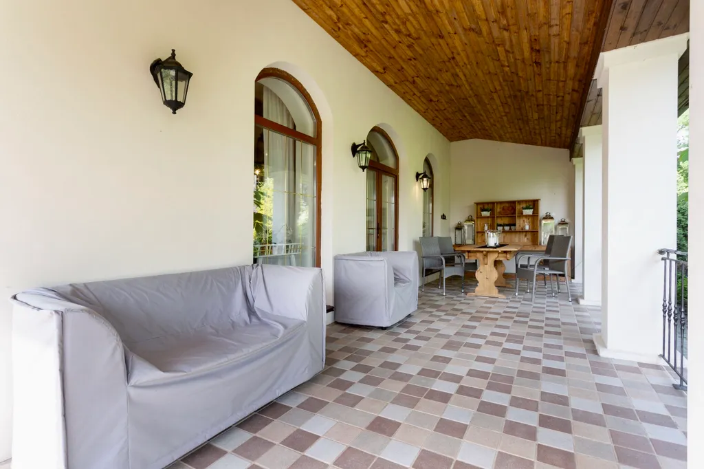 Вилла с бассейном