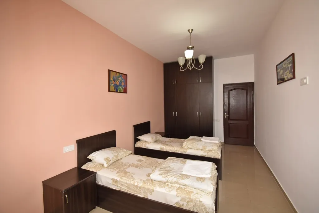 4-комнатная Квартира