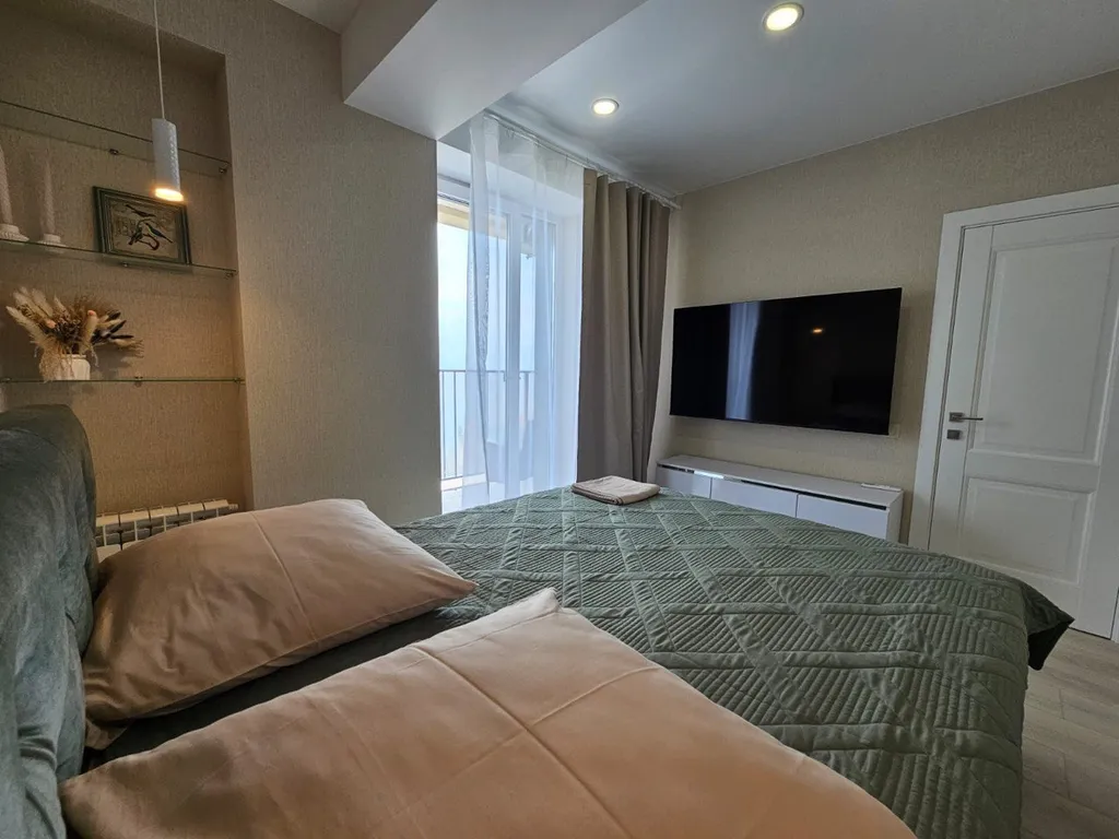 Двухкомнатная квартира с панорамным видом на море. Каравелла 244