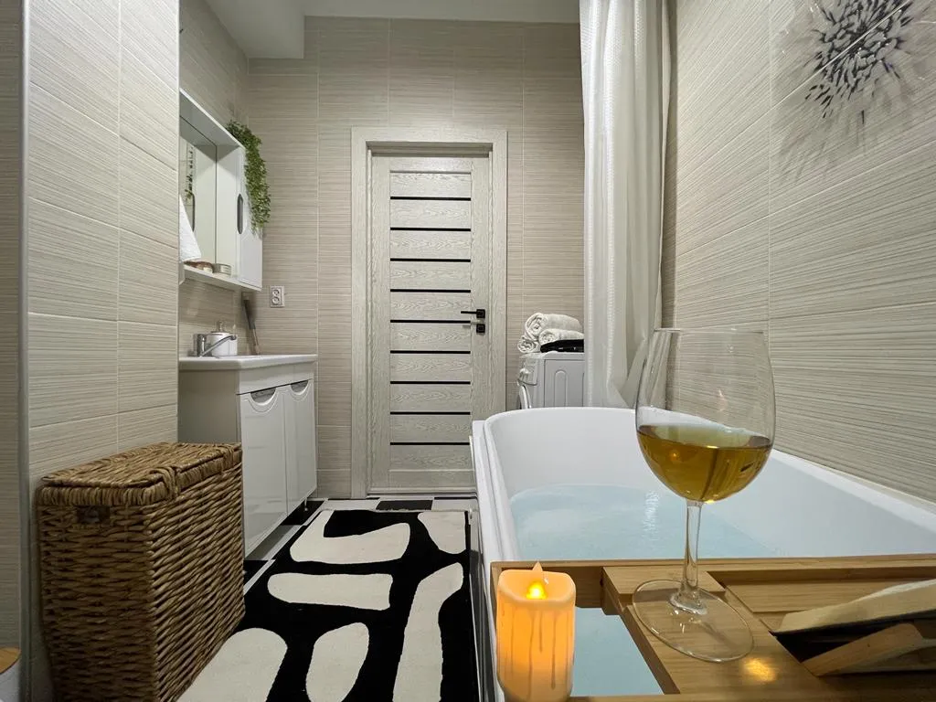 Просторный двухкомнатный апартамент Терракота