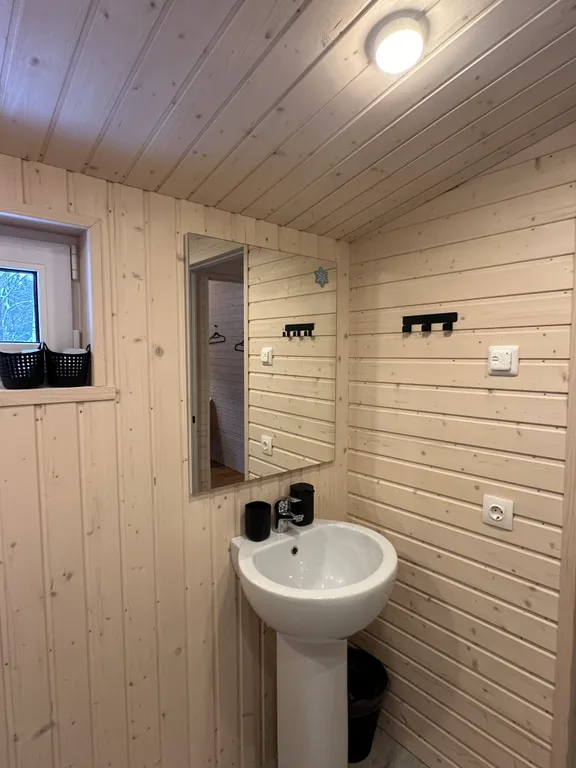 Сказочный домик в лесу