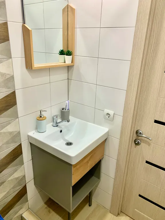 Студия Монстера рядом с жд вокзалом и цирком