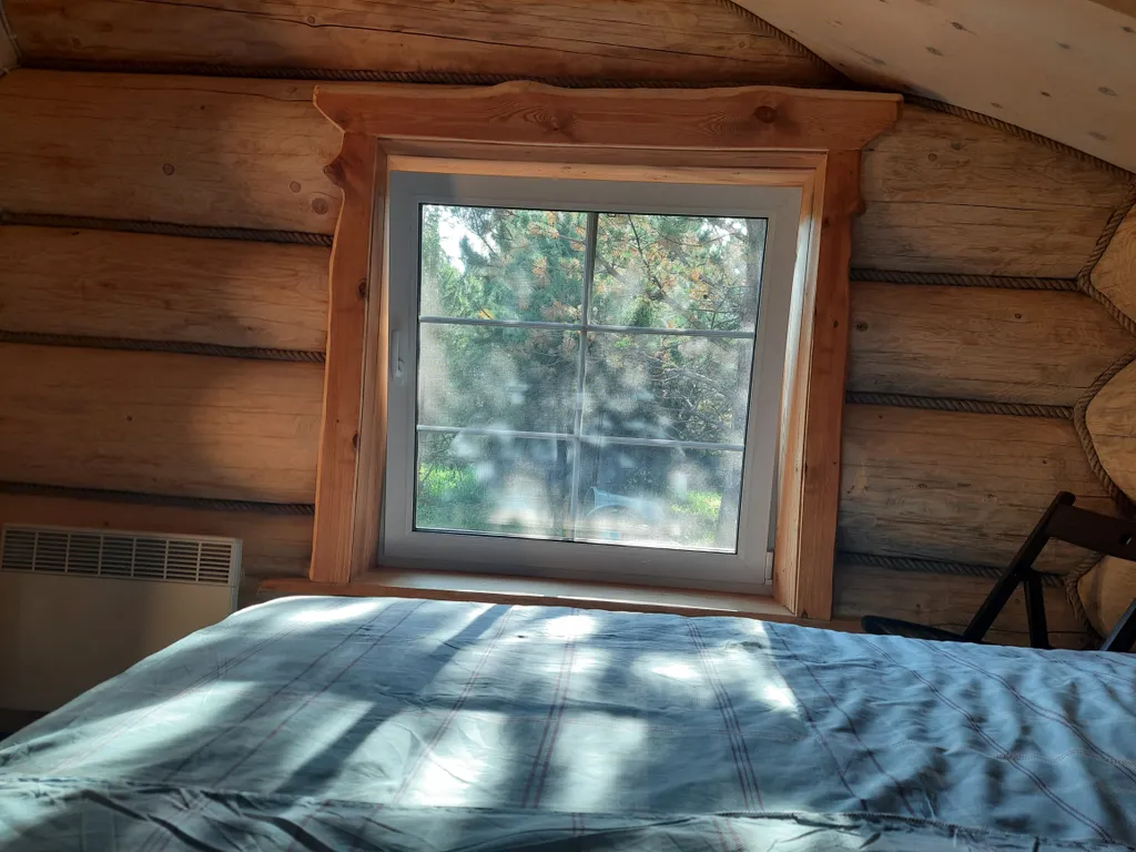 Домик с видом на озеро