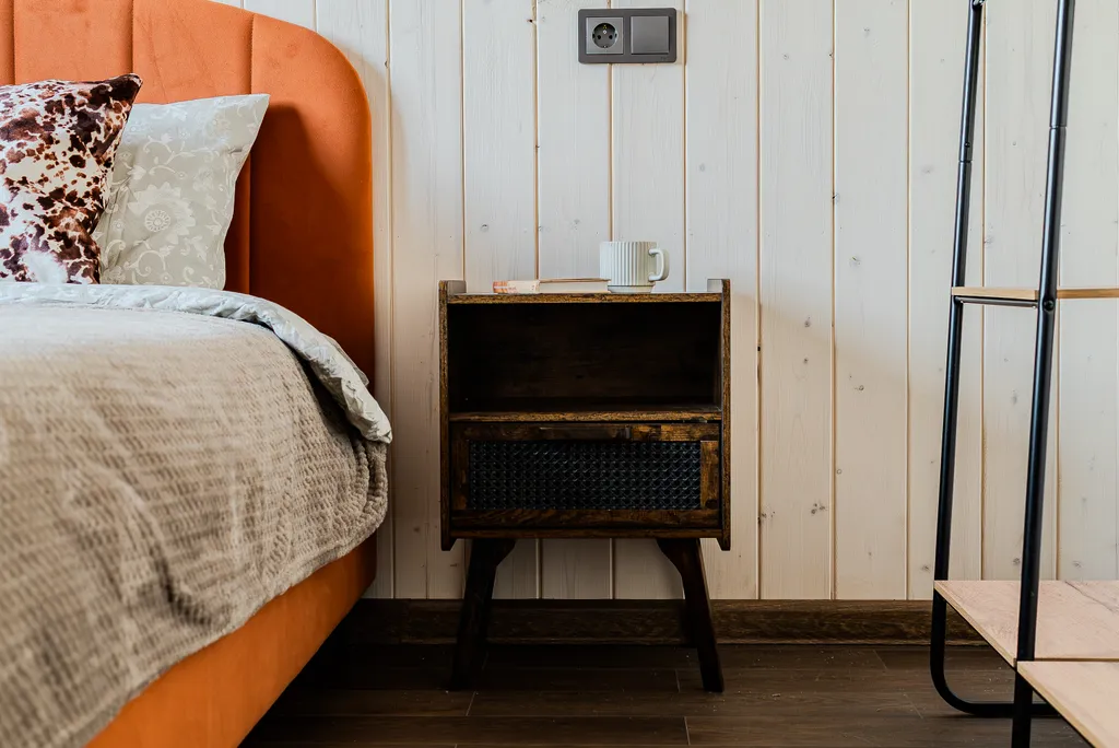 Новый дом с большим столом, кинотеатром, баней