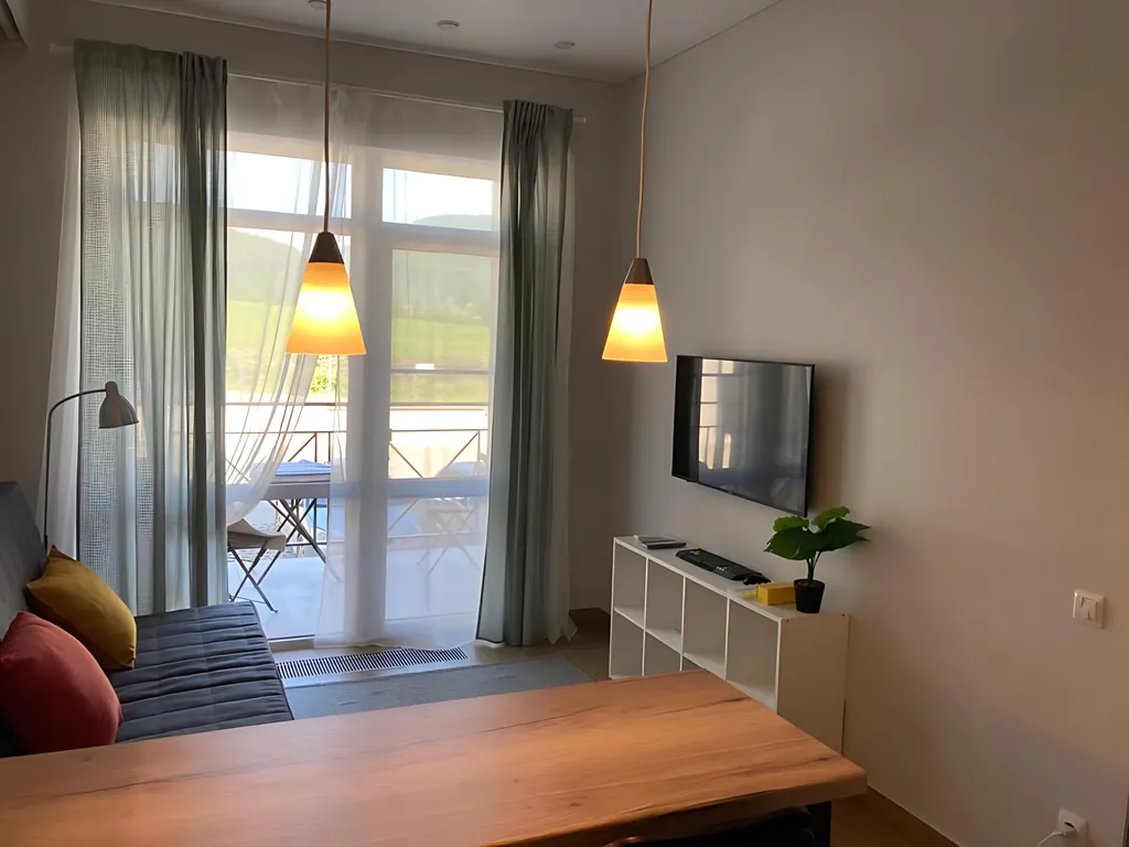 Квартира Апартаменты в 200 метрах от моря и памятника природы Скала Парус — Прасковеевка