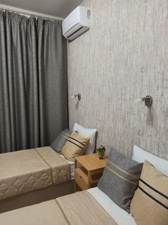 Двухкомнатная квартира у моря с немноголюдным пляжем