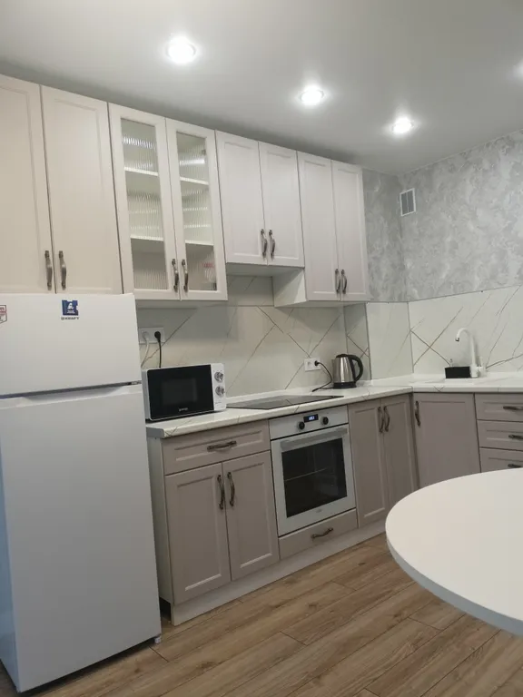 Современная квартира с большой кухней-гостиной