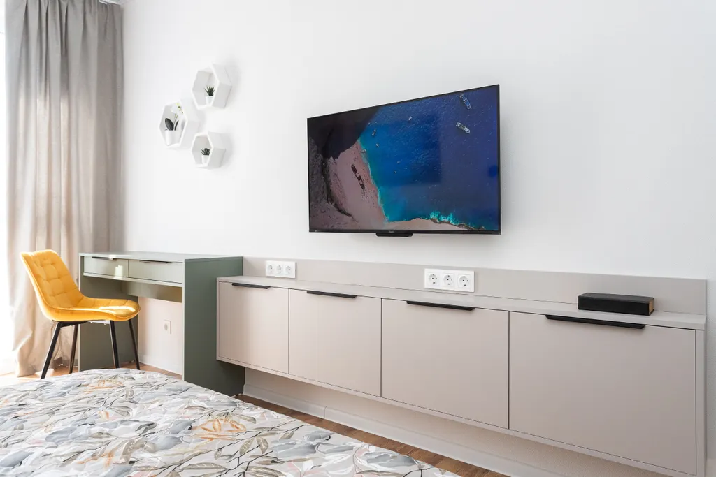 Just rent this apartment)